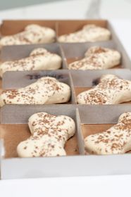 LoLo Bone Shaped Cake 3" (Option: Vanilla   MINI (BULK))